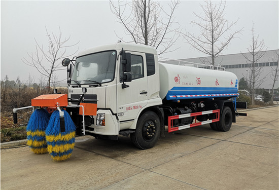 東風(fēng)天錦高速護欄清洗車（10噸水）